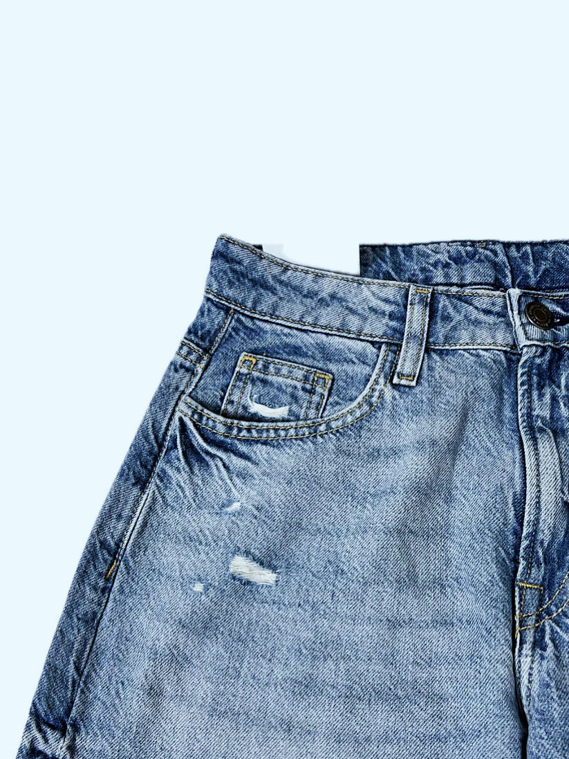 Clean Cut Baggay Fit Ripped Jeans